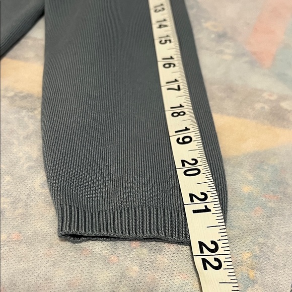 Pursuits Ltd Smokey Blue Ribbed Silk Knit Turtleneck Sweater Size Small - Picture 5 of 8